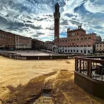 Gli Archi Nel Cuore Di * Siena