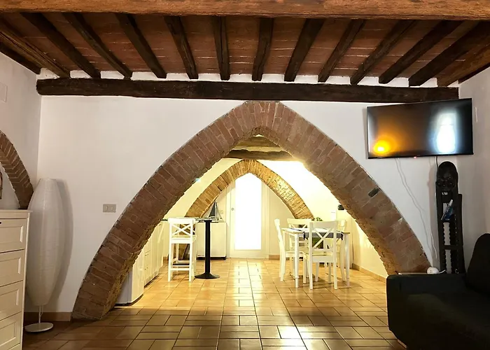 Апартаменти Gli Archi Nel Cuore Di *